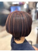 大人の「ピンクハイライト」で顔色をパッと明るく！