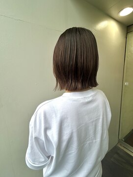 ロッティー(Lotti) ぱっつんボブ