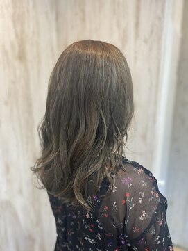 セプトヘア(sept hair) レイヤースタイル　透明感ラベンダーアッシュ