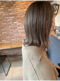 ベージュ
