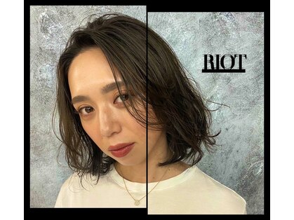 ライオット(RIOT)の写真