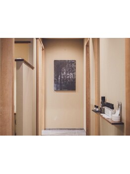 【全席個室】京都では数少ない完全Private空間―街中にありながら静かで洗練された時間を。