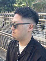 刈部倶楽舞&nbsp;フェード/サイドパート　/七三スタイル/ビジネススタイル/黒髪