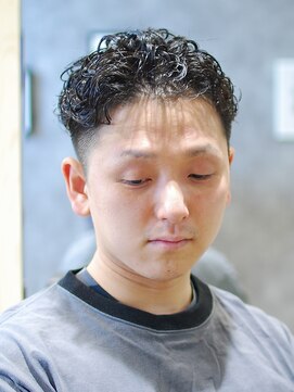 デプト(DEPT.) 佐賀メンズカットツイストスパイラルパーマフェードマッシュ眉毛