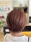 ショートヘアー　ピンク系カラー