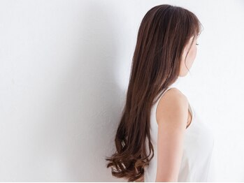 オムシャンティス(OmShantiS)の写真/【シャンドラ認定サロン】一雫の奇跡髪質改善ストレートを体験。解消されなかったコンプレックスを改善