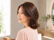 白髪染めでも暗くなりすぎない、自然な艶髪へ。