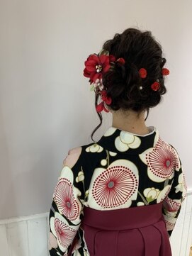 ネオリーブ クーロ(Neolive curro) 卒業式ヘアセット♪ゆるふわサイドアップ