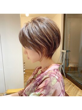 サードバイローラン(THiRD by ROULAND) 【THiRD浅野】フォギーベージュ耳かけショート