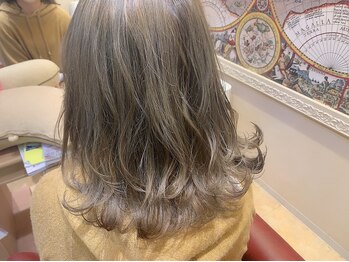 オリーブ ヘアー フィール(OLIVE hair feel)の写真/ダメージを気にしてなりたいスタイルを諦めている方に◎ダメージレスカラーでワンランク上のお洒落を♪