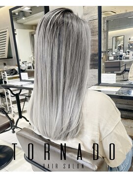 トルネード(TORNADO) 外国人風ハイライトバレイヤージュエアタッチホワイト T220