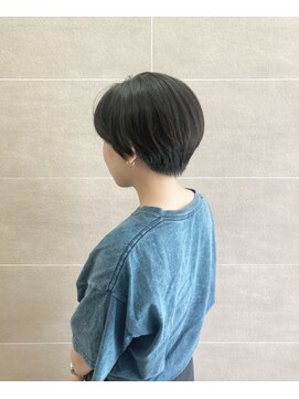 ボネッカ 鶴見(BONECCA) ブルーブラック×丸みショート　　　　片岡美里