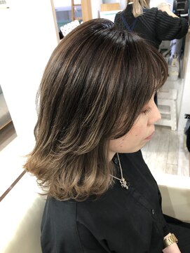 ヘアースタジオ ゼン(hair studio Zen) ハイライトバレイヤージュ【MAYURI】