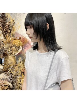 ミント(mint) ナチュラルな顔周りが◎ウルフカット！