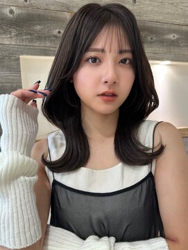 アイヴィー(IVY) 暗め透明感カラーグレージュ くびれヘア【肥田亜沙美】