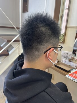 コアフィールフィス(COIFFURE fils) 《見附　今町》大人メンズ　ソフトモヒカン