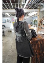 髪と音処 マトペ お団子簡単ヘアアレンジ　ラベンダーグレージュ