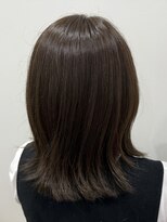 スリーク バイ シュシュ(sleek by Chouchou)&nbsp;透明感たっぷりオリーブベージュ