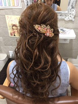 ファレ(Phalae) あみこみハーフアップ