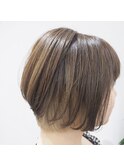 ショートボブ×インナーカラー