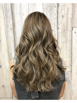 リップカール(RIP CURL) 肌馴染みのいいヌーディーカラー♪