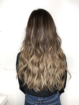 ラフ 難波店(LAFF) #黒髪#ボブルフ#ネビージュ#小顔#ワンレン