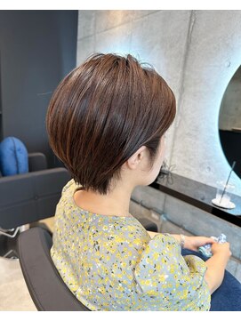 ゲン(gen) 【坂元 智信】ショート耳掛けスタイル