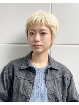 ジュリエッタ(giulietta) 金髪ショート ブロンド ブリーチカラー