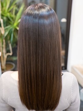 フラウ(FRAU) 艶ストレート