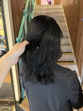 アヴァンス 天王寺店(AVANCE.) カーキブラック×透明感