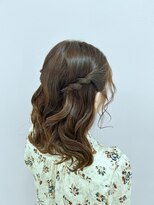 プルクラ ロッポンギ(Pulchra ROPPONGI)&nbsp;ねじり編み込みハーフアップ