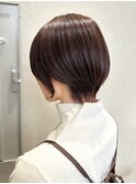 小顔に見えるキレイなツヤの大人ショートボブ