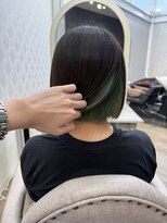 カルム(calm)&nbsp;切りっぱなしボブ×グリーンインナーカラー