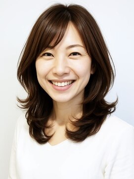 六本木美容室 ヒロオ(HIROO) 柔らかい印象を与えるミディアムレイヤー