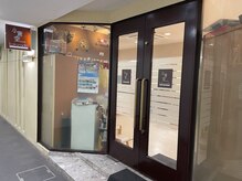 小倉堂の雰囲気（銀天街側から、エルザビル地下１階に降りてすぐにあるお店です。）