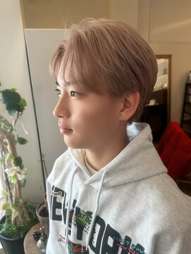 ビビアンロッソ(Viviean Rosso) 透明感ハイトーン×マッシュショート