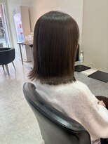 リー 尼崎(Lee)&nbsp;透明感ベージュの切りっぱなしボブ