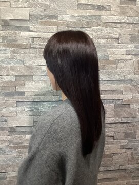 ヴィソップ(V.S.O.P) パープル系の白髪染めとカットで艶やかセミストレート