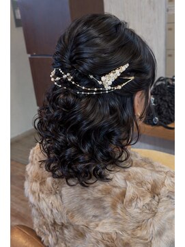 ヴィサージュクルー(VISAGE crew) ボリュームたっぷりハーフアップ！