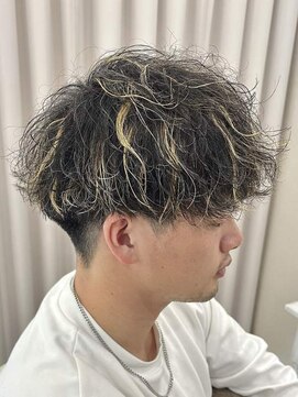 サイクル(CYCLE) MEN’S HAIR/サーフカール/刈り上げセンターパート/伊勢崎