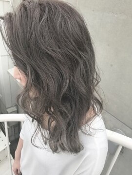 ジーナ(XENA) パールグレージュ