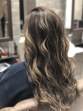 ヘアアンドメイクユ ニキス 利府店(HAIR&MAKE UNIXIS) 際立たせて、ハイライト。