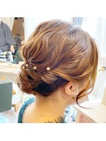 エス ヘアメイク スペース(es hair make space) ボブでもできるシニヨンスタイル