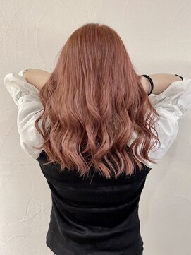 バズ ビー(BUZZ Bee) ナチュラルな可愛さのピンクブラウン