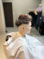 ニーキュウヨン バーバーズストア(294 BARBER's Store) スキンフェード×フェザーアップ