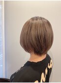 パールベージュのショート