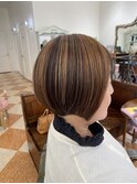 白髪ぼかしハイライトショートボブ