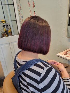 クンクンルーホーライシー(KUN KUN LU HO laishi) ボブ+カシスピンクカラー