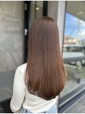 さらさらロング明るめアッシュベージュカラー