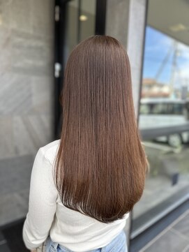 メゾン アヴァロ(Maison Avallo) さらさらロング明るめアッシュベージュカラー